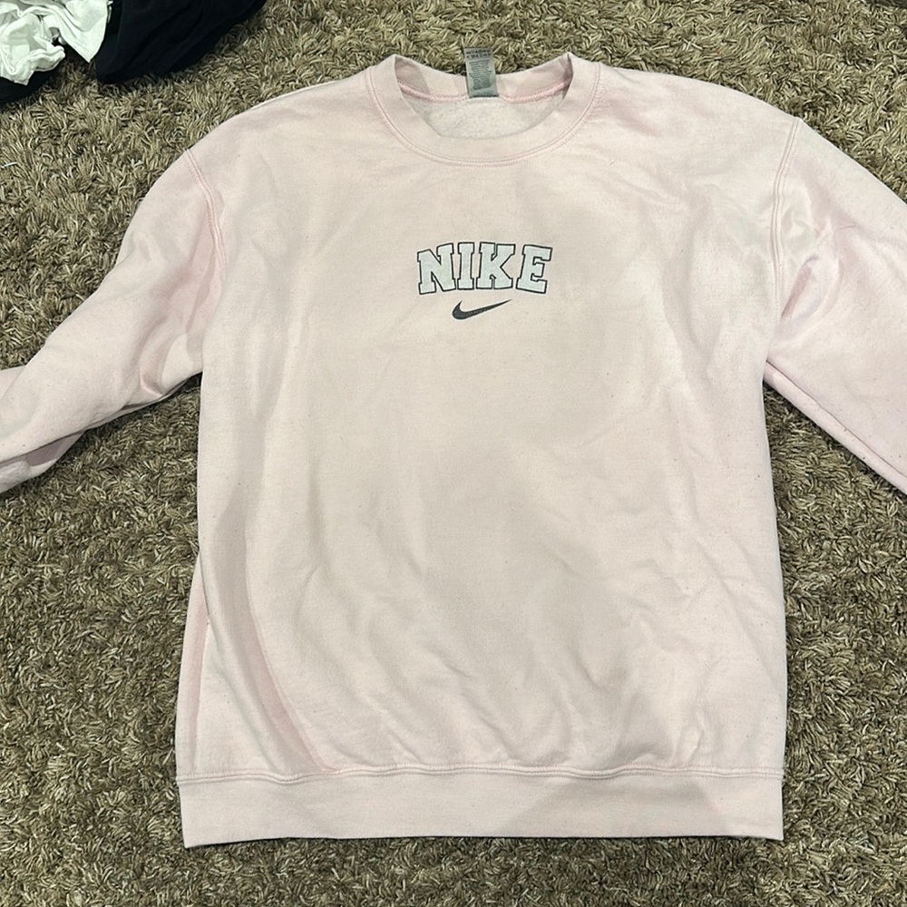 Itsy Nike crew neck